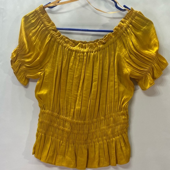 Gold puff sleeve smocked top Sz S boat neckline wide elastic waist, satin feel - Picture 10 of 11